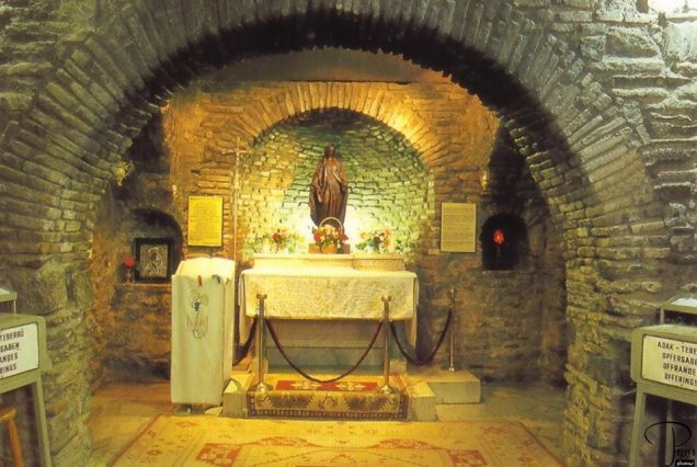 Virgin Mary House and Ephesus Small Group Tour from Kusadasi and Selcuk